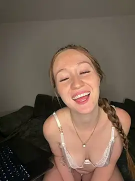 Freyastimeee online show from May 14, 9:56 pm
