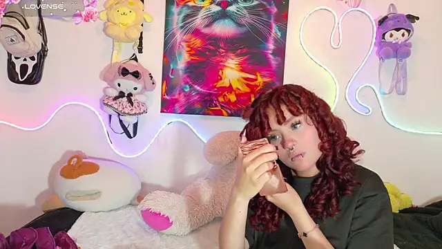 theiamoon online show from June 3, 10:36 pm