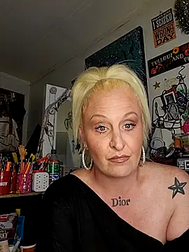 NutNmyGUTdaddy online show from August 5, 12:32 pm