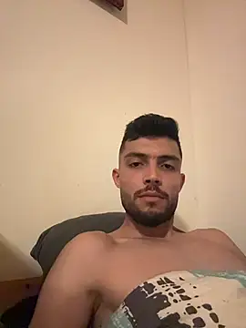 Snapshot of Z-man- chatting on July 4, 11:20 pm Z-man- online show from July 4, 11:20 pm
