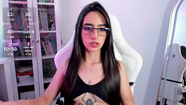 Snapshot of AgathaBlair chatting on June 20, 8:47 pm AgathaBlair online show from June 20, 8:47 pm