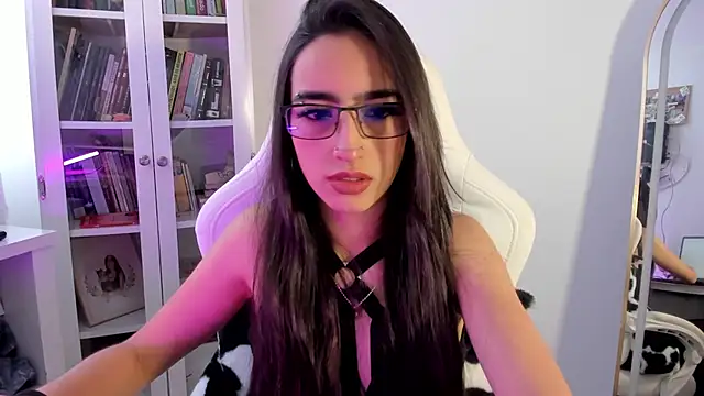 AgathaBlair online show from May 20, 12:13 pm