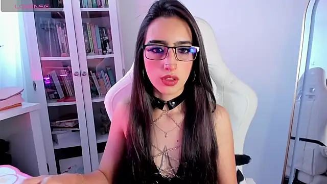 Snapshot of AgathaBlair chatting on June 1, 4:17 pm AgathaBlair online show from June 1, 4:17 pm