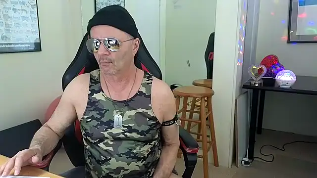 hotdadbod online show from March 20, 8:40 pm