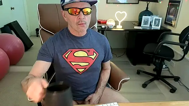 hotdadbod online show from January 9, 9:33 pm