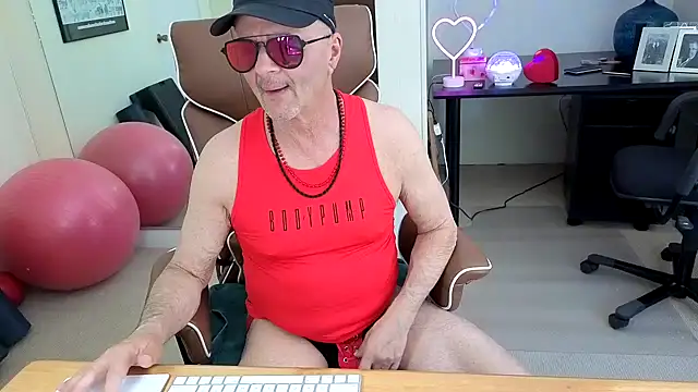 hotdadbod online show from May 15, 9:46 pm
