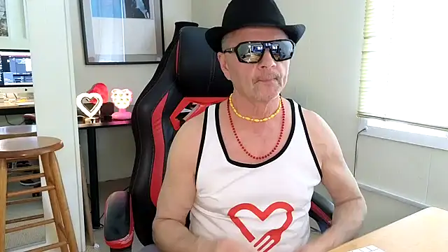 hotdadbod online show from February 22, 9:37 pm