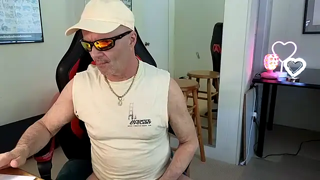 hotdadbod online show from February 5, 9:40 pm