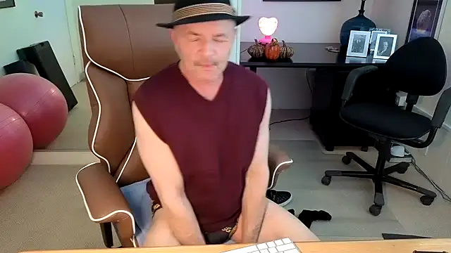 hotdadbod online show from November 7, 9:41 pm