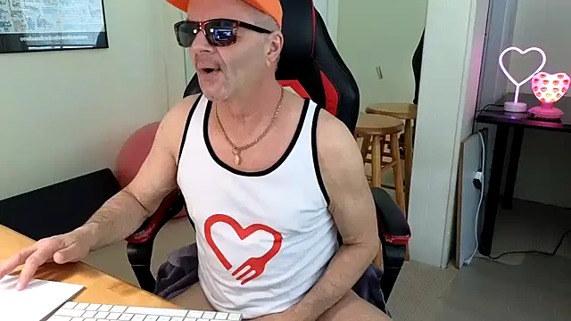 hotdadbod online show from January 29, 9:17 pm