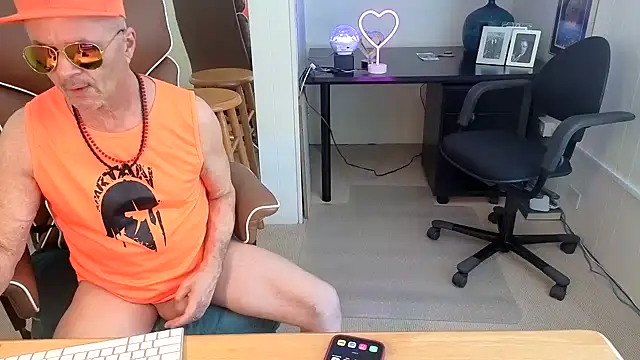 hotdadbod online show from February 2, 9:25 pm