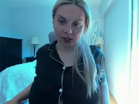 Laviora online show from May 27, 11:01 pm
