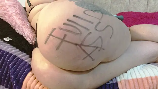 Melanie Messy Nasty online show from May 12, 9:43 pm