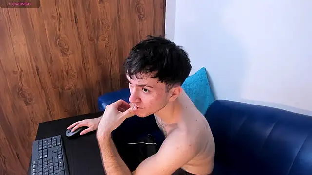 kavencastro online show from June 14, 12:40 am