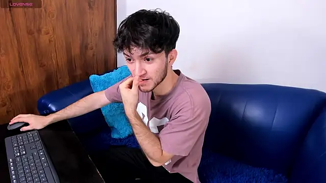 kavencastro online show from May 26, 5:05 am