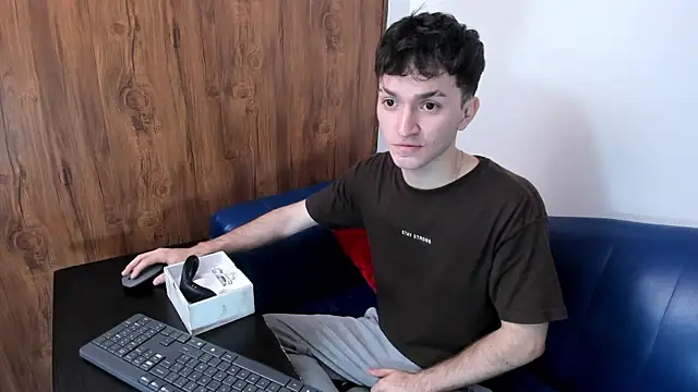 kavencastro online show from June 11, 3:25 am