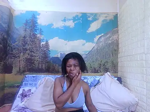 Snapshot of ebonymeera chatting on May 16, 5:28 am ebonymeera online show from May 16, 5:28 am
