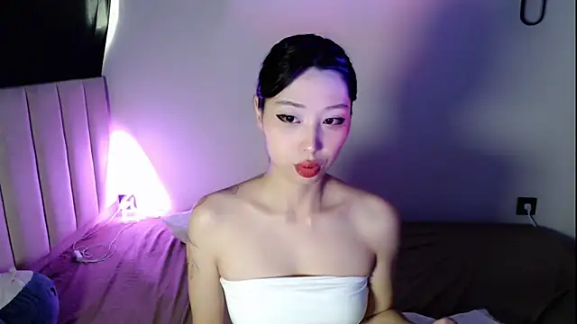 neverstoplovingme online show from May 28, 3:36 am