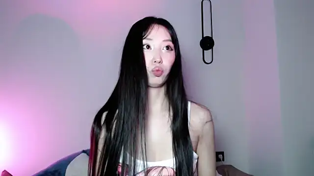 neverstoplovingme online show from June 17, 1:05 am