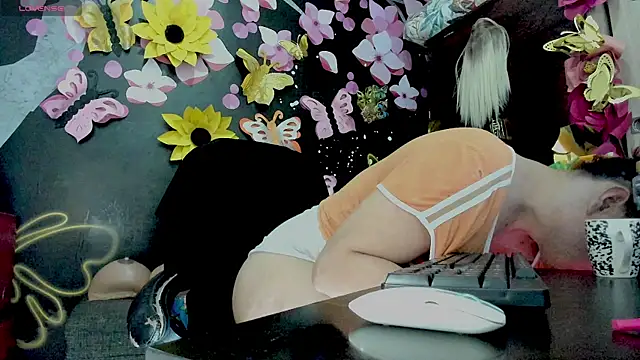 DirtyKhloy online show from April 15, 9:04 pm