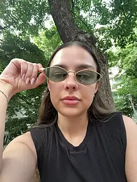 ScarletColesX online show from June 7, 1:27 pm