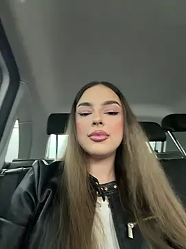ScarletColesX online show from May 17, 2:28 pm