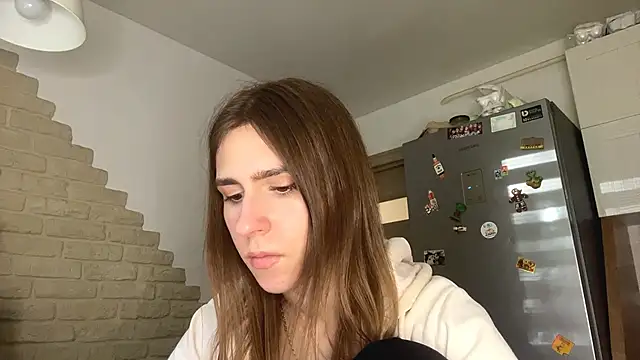 ZaraGuyette online show from June 16, 5:13 pm