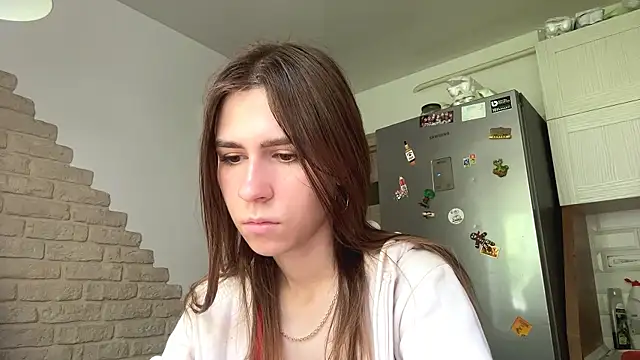 ZaraGuyette online show from June 4, 7:46 am