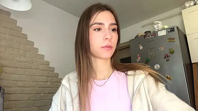 ZaraGuyette online show from June 15, 5:18 am