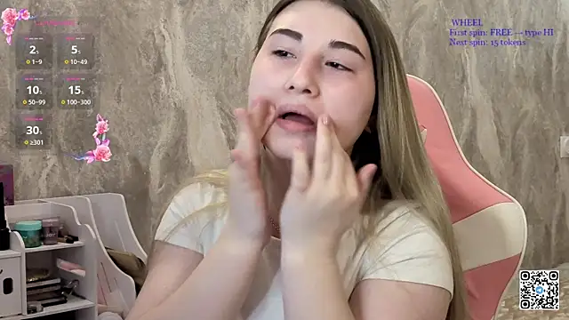 softiekitty online show from May 17, 4:07 pm