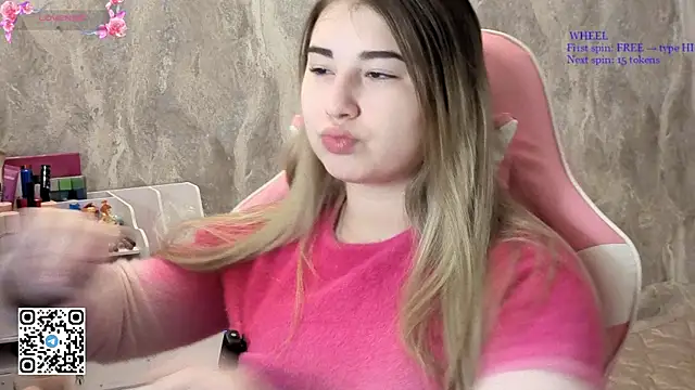 softiekitty online show from June 7, 3:06 pm