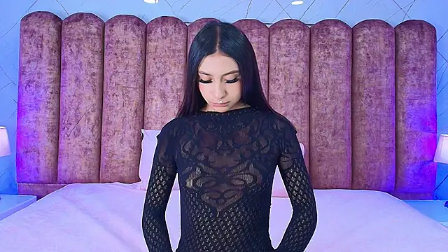 ZenyaVirelli online show from June 9, 7:59 pm
