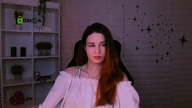 Snapshot of angie_foxy1 chatting on June 20, 7:19 pm angie foxy1 online show from June 20, 7:19 pm