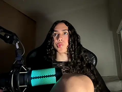 marquezaaa online show from May 26, 1:37 am
