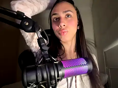 marquezaaa online show from June 9, 2:01 am