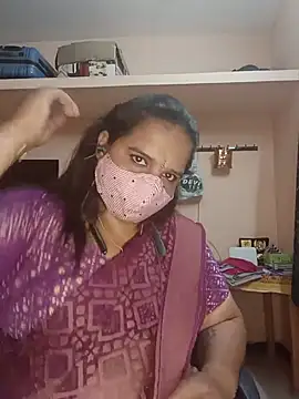 Snapshot of pirainilla chatting on June 28, 2:01 pm pirainilla online show from June 28, 2:01 pm