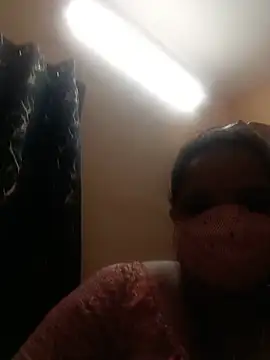 Snapshot of pirainilla chatting on June 19, 5:41 pm pirainilla online show from June 19, 5:41 pm
