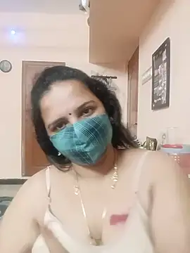 Snapshot of pirainilla chatting on June 4, 5:45 am pirainilla online show from June 4, 5:45 am