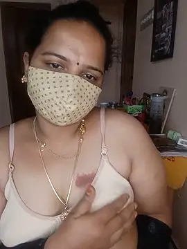 Snapshot of pirainilla chatting on June 3, 8:26 am pirainilla online show from June 3, 8:26 am