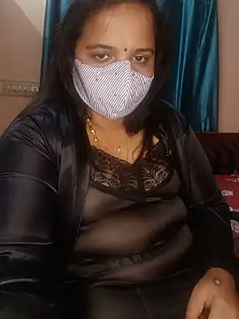 Snapshot of pirainilla chatting on June 12, 5:32 pm pirainilla online show from June 12, 5:32 pm