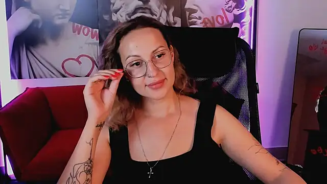 Charlotte Hudson online show from July 14, 1:28 pm