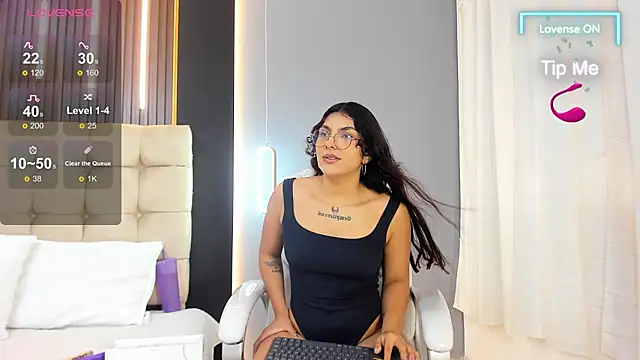 Amara lune online show from June 19, 2:34 pm