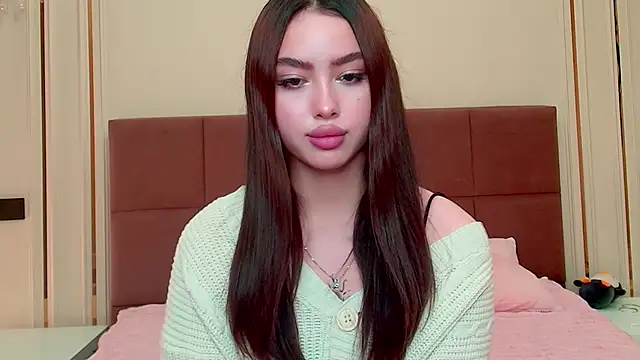 maddie perezz online show from May 17, 6:08 pm