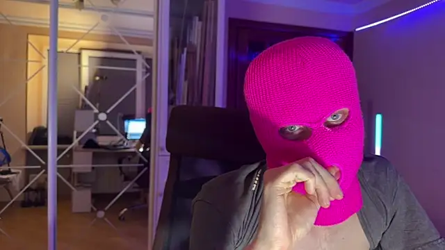 Elian-Web online show from May 26, 9:46 pm