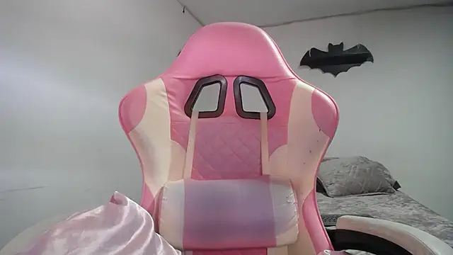 LiLuciana online show from July 8, 1:56 pm