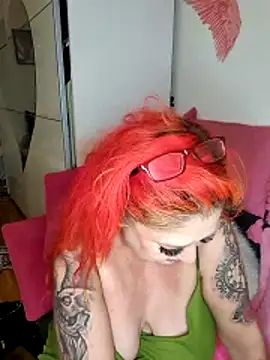 AshleyGinger   online show from June 1, 8:19 pm