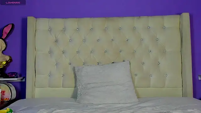 candy queens  online show from May 14, 7:44 pm