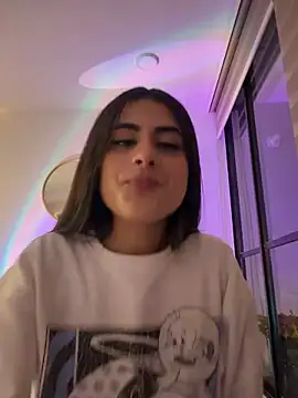Snapshot of imsofia_dy chatting on May 15, 12:52 am imsofia dy online show from May 15, 12:52 am