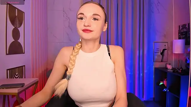 Mila  Lux online show from July 10, 9:04 pm