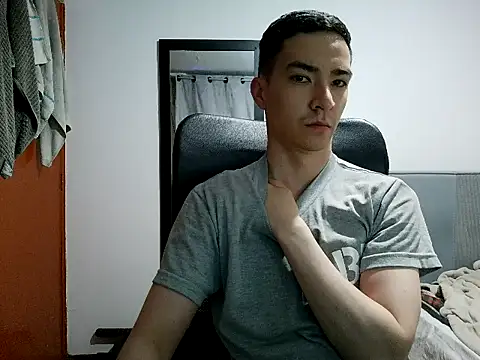Dan Hottie online show from May 14, 2:41 am
